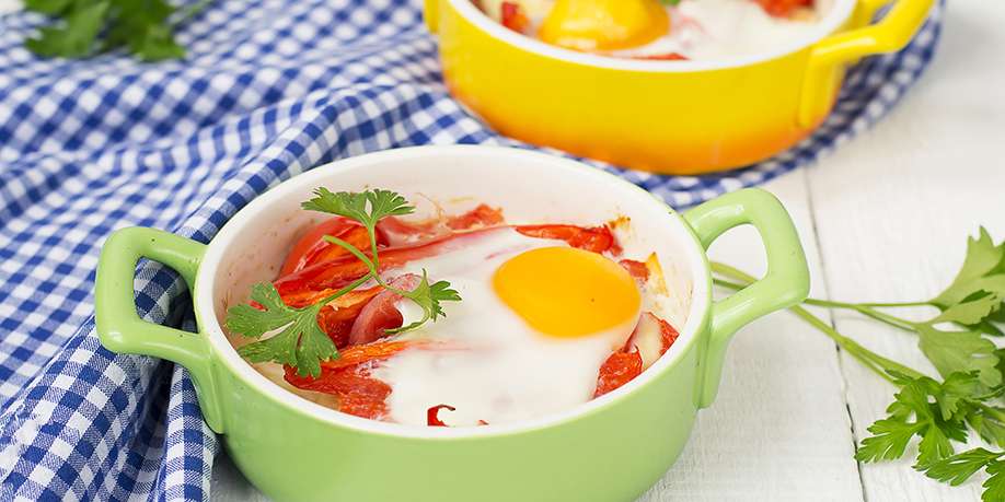 Baked Eggs with Pepper and Cheese