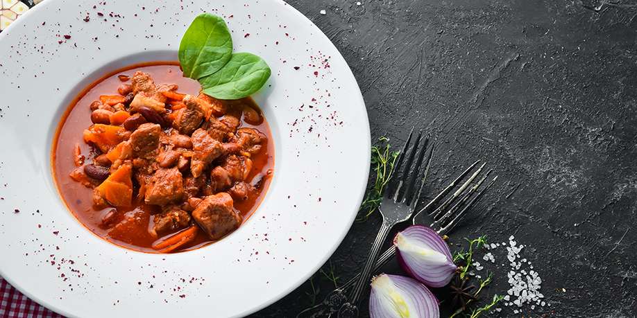 Beef with Beans in Tomato Sauce