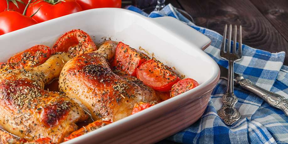 Chicken Baked in Wine with Tomatoes and Garlic