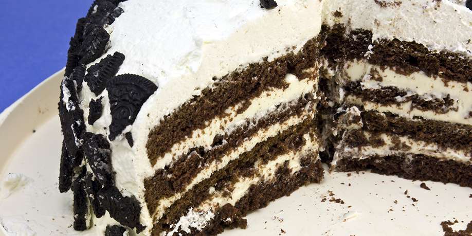 Cookies and Cream Layer Cake with White Chocolate