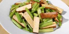 Fried Tofu with Celery and Bell Pepper