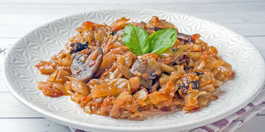 Stewed Cabbage with Mushrooms